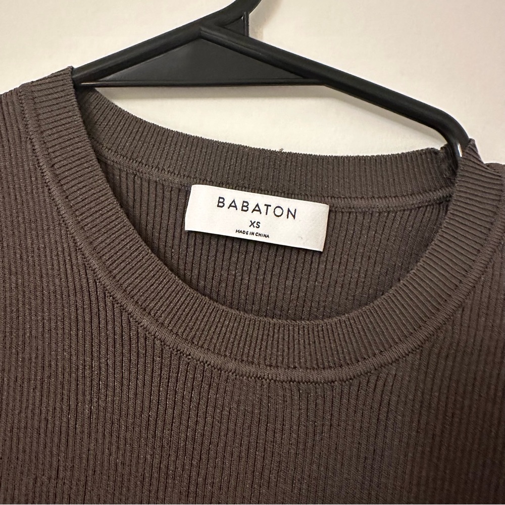 Babaton/Aritzia Tisch Top View 5
